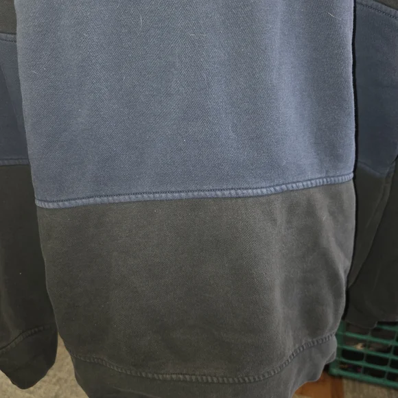 Levi's Men's Two-Tone Sweat Shirt Black and Blue - Picture 8 of 10